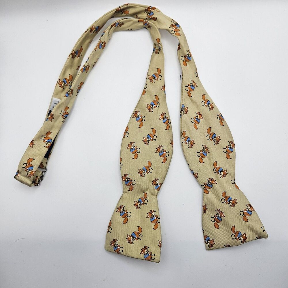 Beau Ties LTD Vermont Silk Cartoon Fox Print Bowtie 42.25x2.5" READ